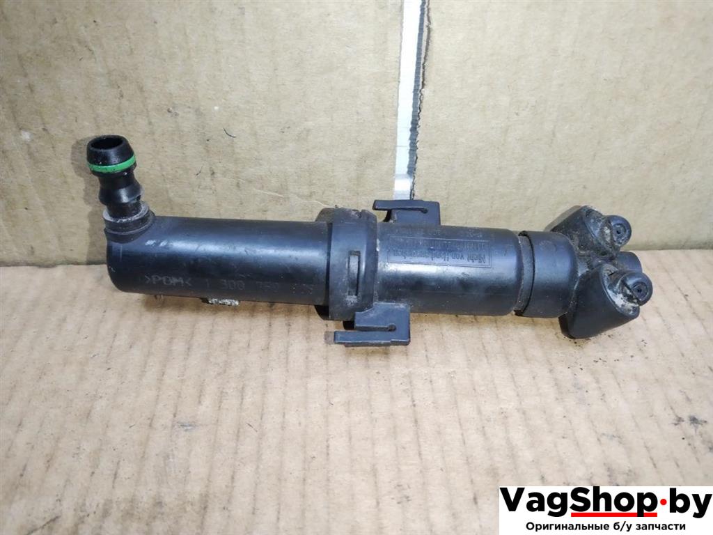 форсунка омывателя фары Audi Q5 8R 2011, 3.0 л., TDi, CCW, дизель, АКПП, серый, внедорожник 5 дв., полный привод, 8R0955102 - фото №1