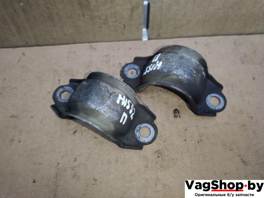 крепление стабилизатора / втулки стабилизатора Audi Q5 8R 2011, 3.0 л., TDi, CCW, дизель, АКПП, серый, внедорожник 5 дв., полный привод, 4D0411336G - фото №1