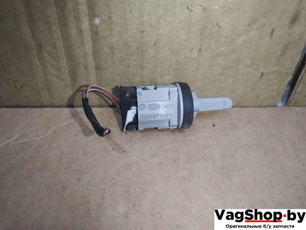 датчик температуры Volkswagen Sharan 2 поколение 2011, 2.0 л., TDi, CFF, дизель, МКПП, черный, минивэн, передний привод, 1K0907543C - фото №1