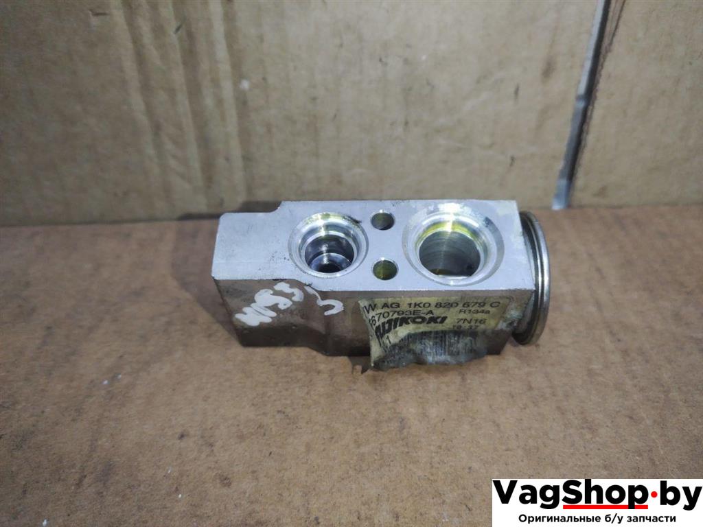 расширительный клапан кондиционера Volkswagen Sharan 2 поколение 2011, 2.0 л., TDi, CFF, дизель, МКПП, черный, минивэн, передний привод, 1K0820679C - фото №1