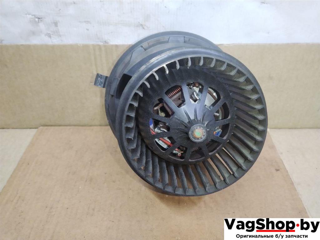моторчик печки Volkswagen Sharan 2 поколение 2011, 2.0 л., TDi, CFF, дизель, МКПП, черный, минивэн, передний привод, 7H0819021A - фото №1