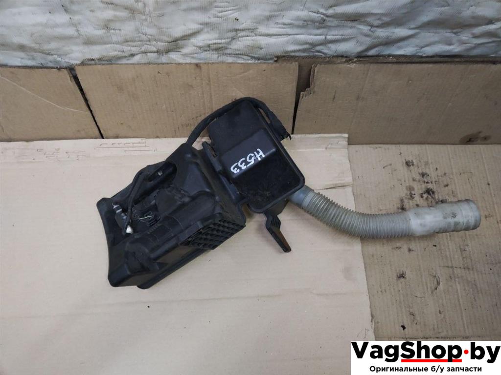 бачок омывателя Volkswagen Sharan 2 поколение 2011, 2.0 л., TDi, CFF, дизель, МКПП, черный, минивэн, передний привод, 1K6955651, 5N0955453A - фото №1