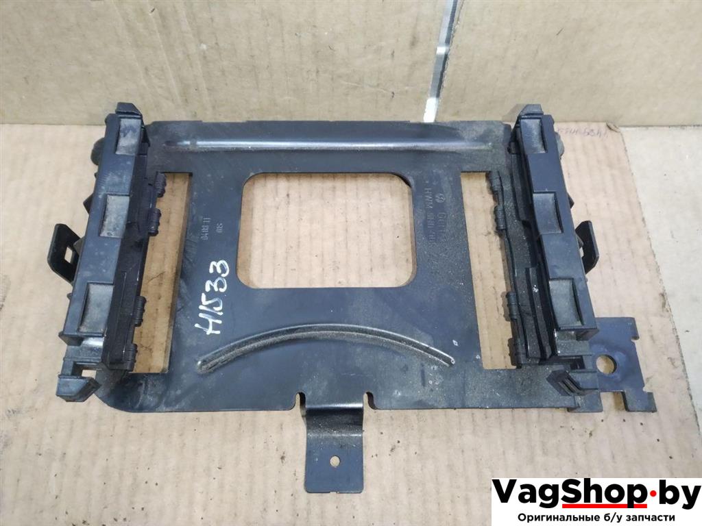 кронштейн (крепление) Volkswagen Sharan 2 поколение 2011, 2.0 л., TDi, CFF, дизель, МКПП, черный, минивэн, передний привод, 5N0906214B - фото №1