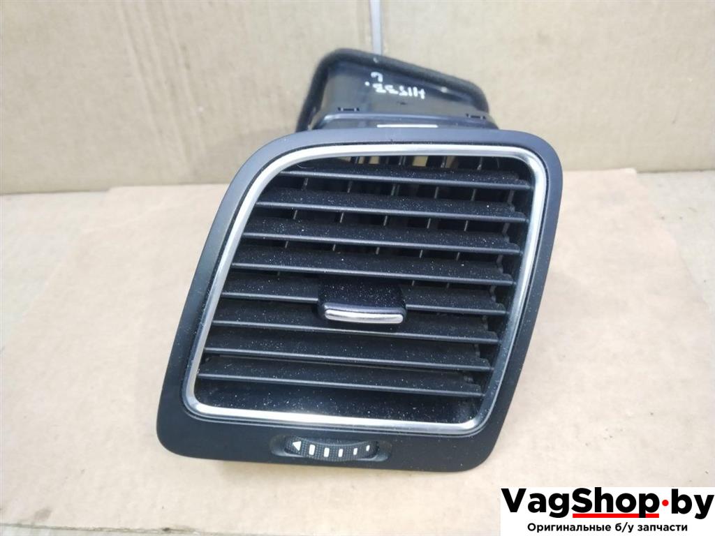 дефлектор обдува салона Volkswagen Sharan 2 поколение 2011, 2.0 л., TDi, CFF, дизель, МКПП, черный, минивэн, передний привод, 7N0819703D - фото №1