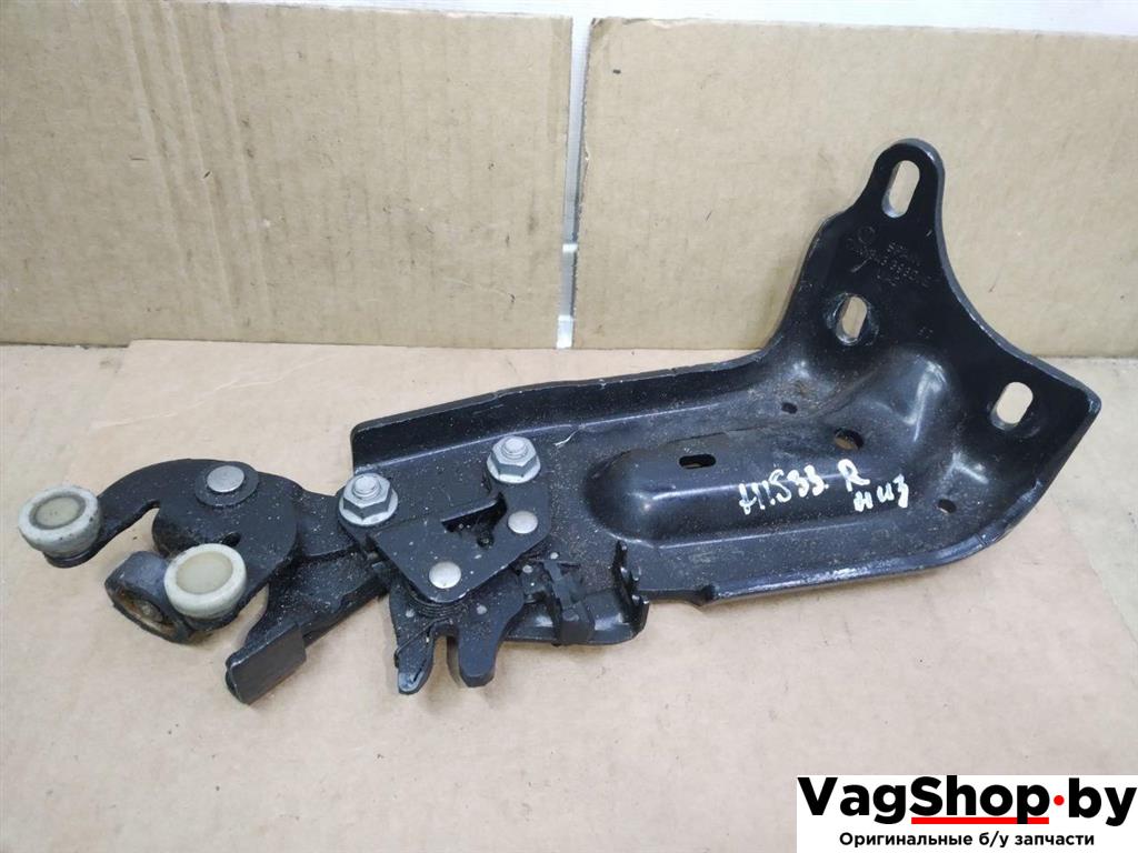 ролик двери сдвижной Volkswagen Sharan 2 поколение 2011, 2.0 л., TDi, CFF, дизель, МКПП, черный, минивэн, передний привод, 7N0843398E, 7N0843398D - фото №1