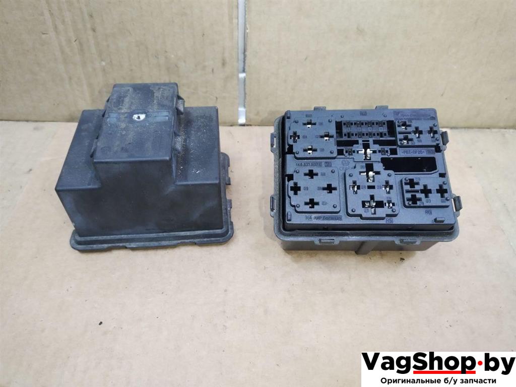 блок предохранителей Volkswagen Sharan 2 поколение 2011, 2.0 л., TDi, CFF, дизель, МКПП, черный, минивэн, передний привод, 1K0937507C - фото №1