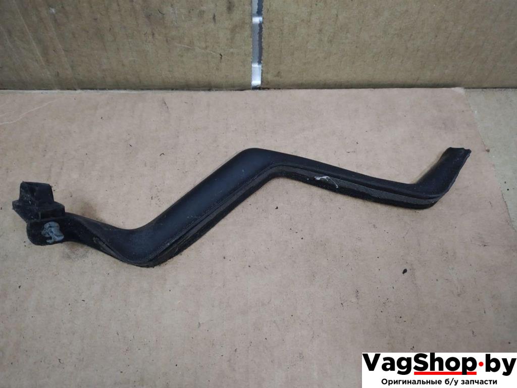 уплотнитель Volkswagen Sharan 2 поколение 2011, 2.0 л., TDi, CFF, дизель, МКПП, черный, минивэн, передний привод, 7N0868624B - фото №1