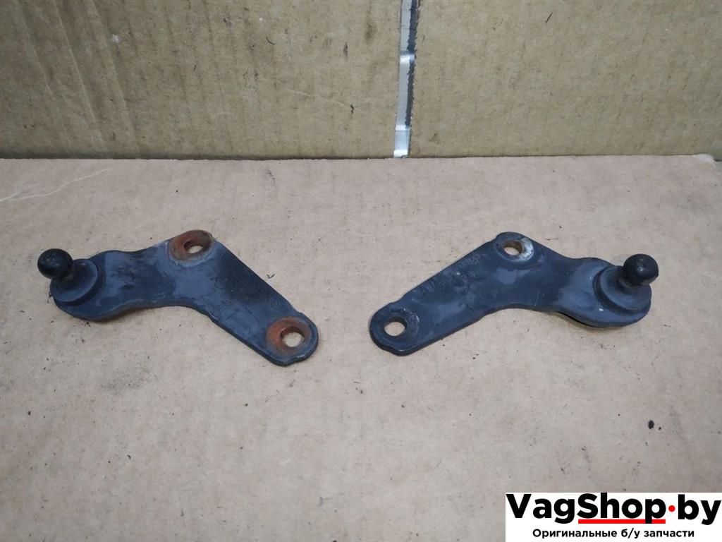 кронштейн (крепление) Volkswagen Sharan 2 поколение 2011, 2.0 л., TDi, CFF, дизель, МКПП, черный, минивэн, передний привод, 7N0827427F, 7N0827428C - фото №1