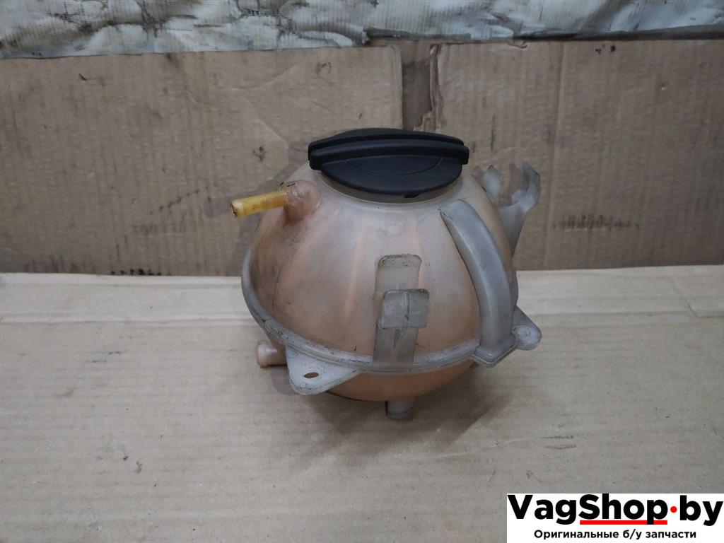 бачок расширительный Volkswagen Sharan 2 поколение 2011, 2.0 л., TDi, CFF, дизель, МКПП, черный, минивэн, передний привод, 1K0121407A - фото №1
