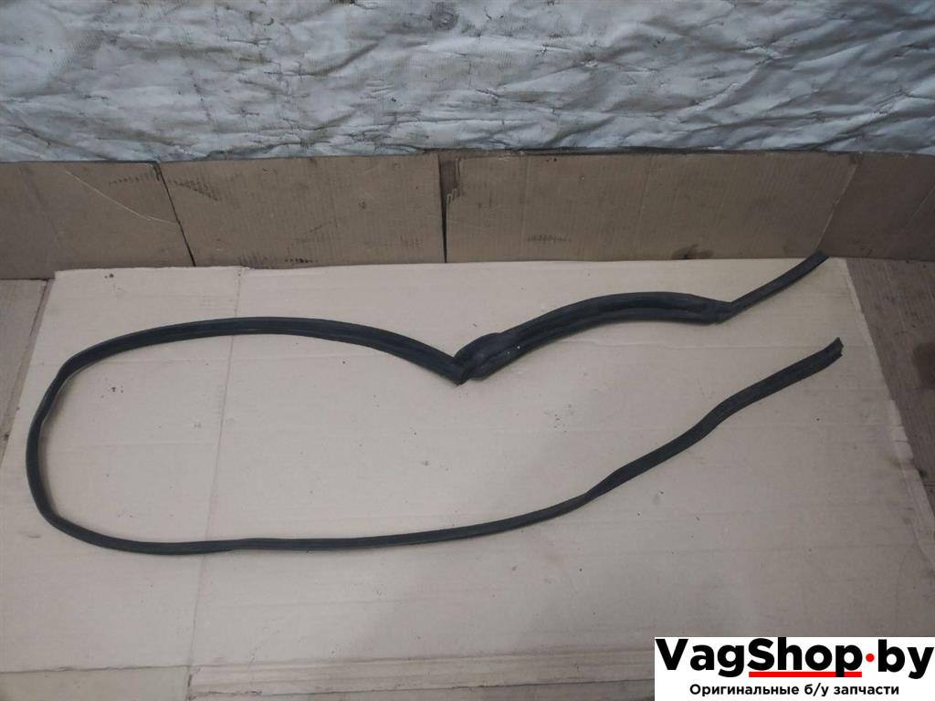 уплотнитель Volkswagen Sharan 2 поколение 2011, 2.0 л., TDi, CFF, дизель, МКПП, черный, минивэн, передний привод, 7N0809875C - фото №1