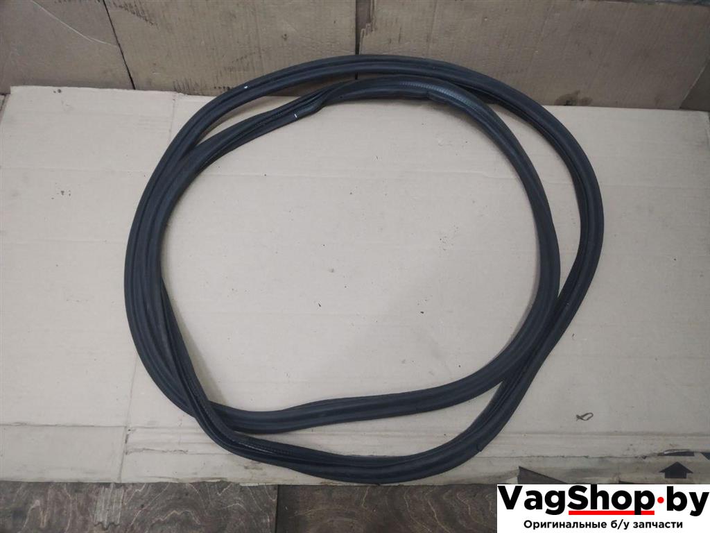 уплотнитель Volkswagen Sharan 2 поколение 2011, 2.0 л., TDi, CFF, дизель, МКПП, черный, минивэн, передний привод, 7N0827705D - фото №1