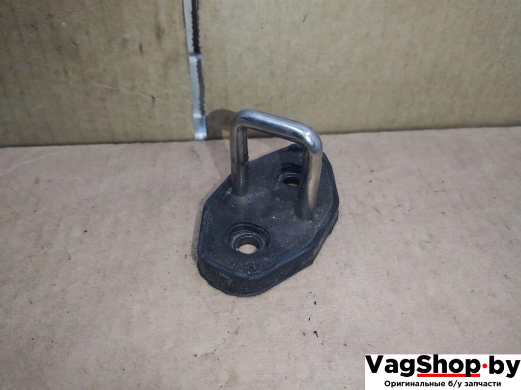 замок багажника Volkswagen Sharan 2 поколение 2011, 2.0 л., TDi, CFF, дизель, МКПП, черный, минивэн, передний привод, 7P0827517C - фото №1