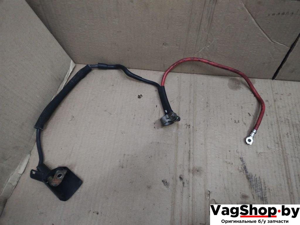 плюсовой провод аккумулятора Volkswagen Sharan 2 поколение 2011, 2.0 л., TDi, CFF, дизель, МКПП, черный, минивэн, передний привод, 7N0971228E - фото №1