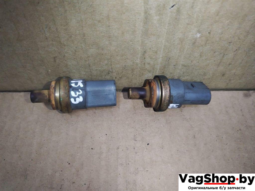 датчик температуры охлаждающей жидкости Volkswagen Sharan 2 поколение 2011, 2.0 л., TDi, CFF, дизель, МКПП, черный, минивэн, передний привод, 06A919501A - фото №1