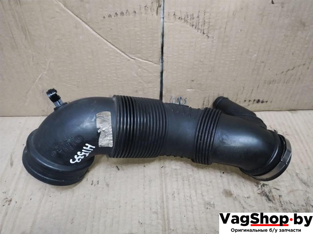 патрубок воздушного фильтра Volkswagen Sharan 2 поколение 2011, 2.0 л., TDi, CFF, дизель, МКПП, черный, минивэн, передний привод, 5N0129656 - фото №1