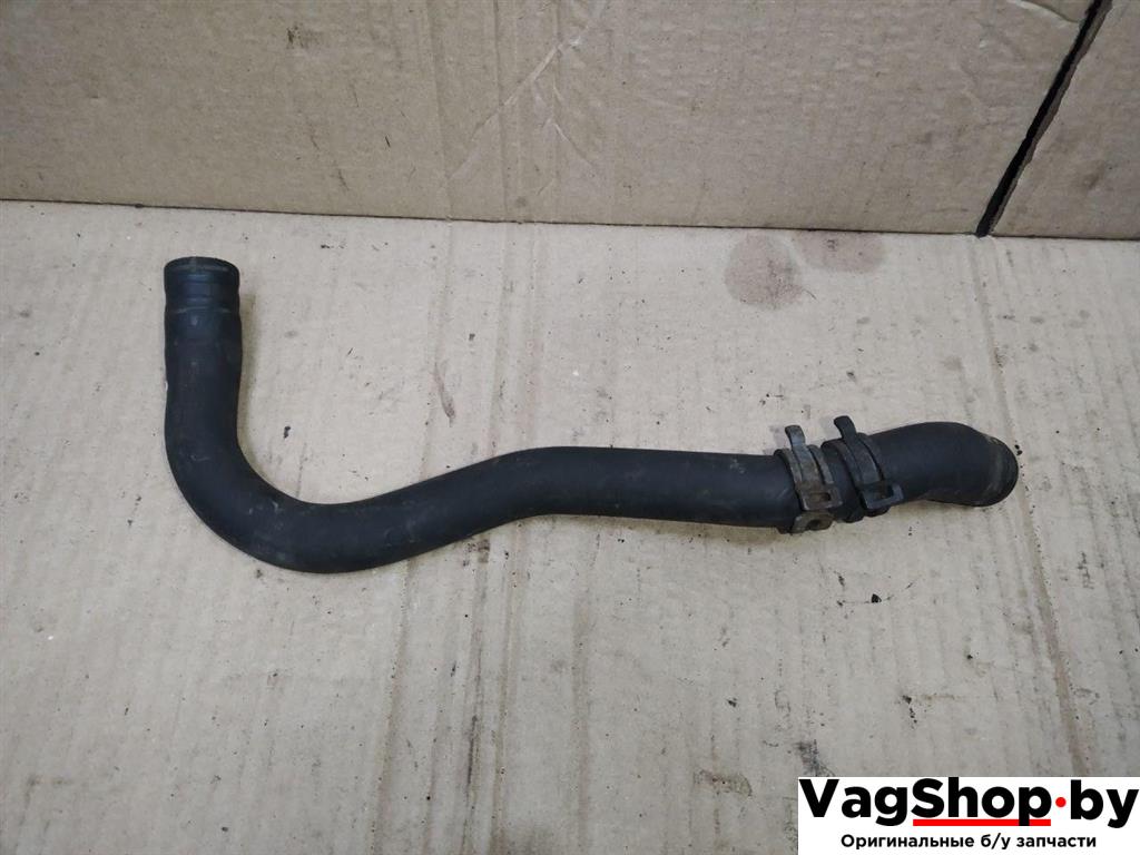 патрубок (трубопровод, шланг) Volkswagen Sharan 2 поколение 2011, 2.0 л., TDi, CFF, дизель, МКПП, черный, минивэн, передний привод, 7N0122157AL - фото №1