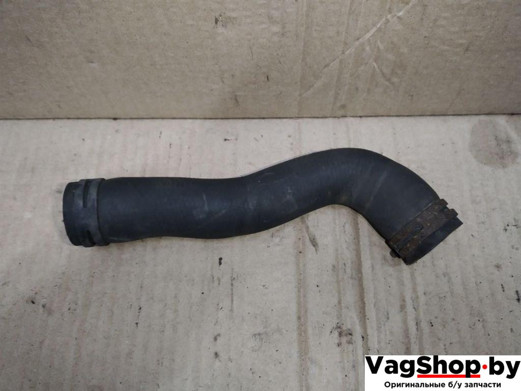 патрубок (трубопровод, шланг) Volkswagen Sharan 2 поколение 2011, 2.0 л., TDi, CFF, дизель, МКПП, черный, минивэн, передний привод - фото №1