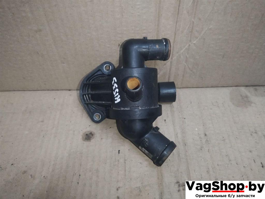 термостат Volkswagen Sharan 2 поколение 2011, 2.0 л., TDi, CFF, дизель, МКПП, черный, минивэн, передний привод, 03L121111AE - фото №1