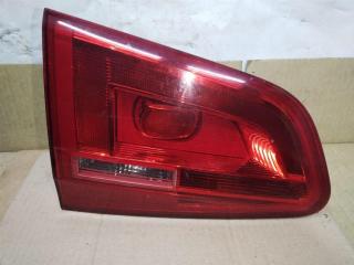 фонарь крышки багажника левый Volkswagen Sharan 2 поколение 2011, 2.0 л., TDi, CFF, дизель, МКПП, черный, минивэн, передний привод, 7N0945093J