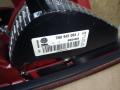фонарь крышки багажника правый Volkswagen Sharan 2 поколение 2011, 2.0 л., TDi, CFF, дизель, МКПП, черный, минивэн, передний привод, 7N0945094J - фото №5