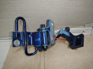 петля двери Volkswagen Touareg 1 поколение [рестайлинг] 2008, 3.0 л., TDi, BKS, дизель, АКПП, синий, внедорожник 5 дв., полный привод, 7L0833401B, 7L0833411A