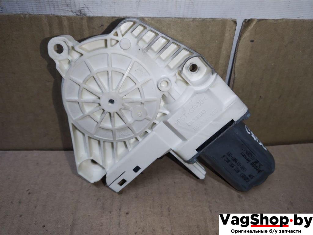 моторчик стеклоподъемника задний левый Volkswagen Sharan 2 поколение 2011, 2.0 л., TDi, CFF, дизель, МКПП, черный, минивэн, передний привод, 8K0959802B - фото №1