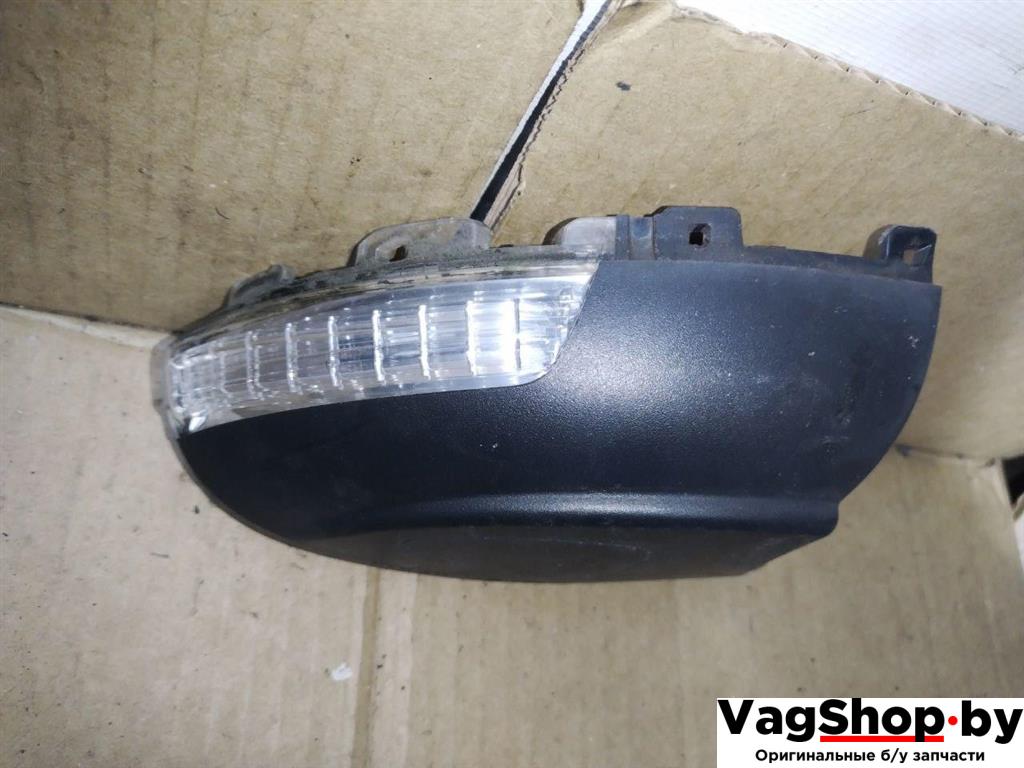 Повторитель в зеркало передний правый Volkswagen Sharan 2 поколение 2011, 2.0 л., TDi, CFF, дизель, МКПП, черный, минивэн, передний привод, 5N0949102B - фото №1