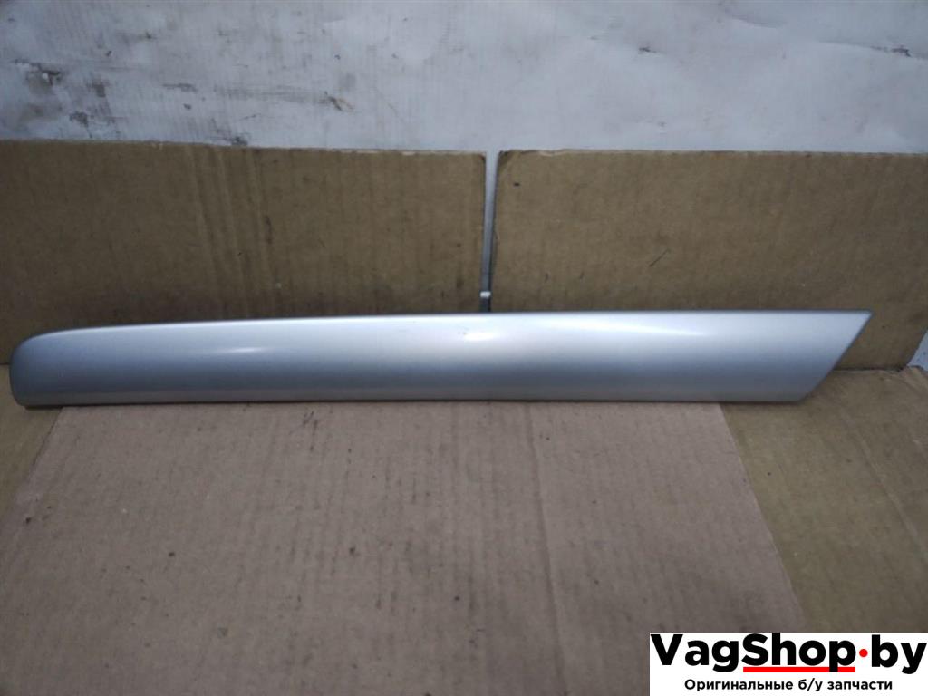 накладка двери (крышки) багажника Volkswagen Sharan 2 поколение 2011, 2.0 л., TDi, CFF, дизель, МКПП, черный, минивэн, передний привод, 7N0867439 - фото №1