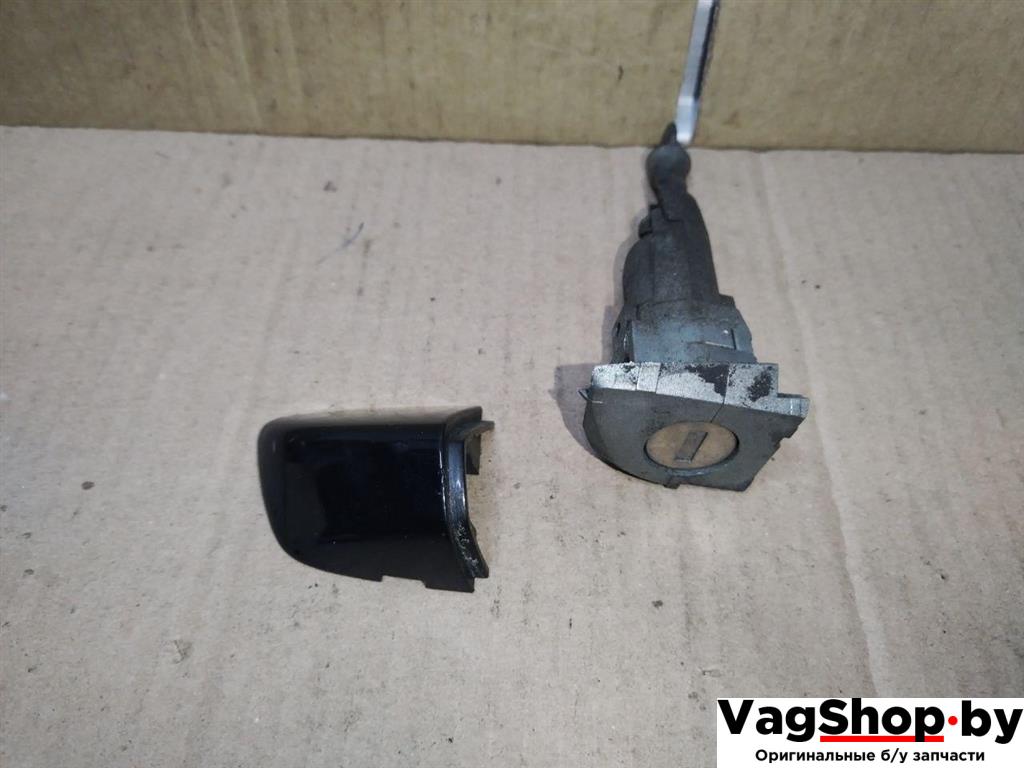 личинка дверного замка Volkswagen Sharan 2 поколение 2011, 2.0 л., TDi, CFF, дизель, МКПП, черный, минивэн, передний привод, 7N0837168, 1K8837880 - фото №1