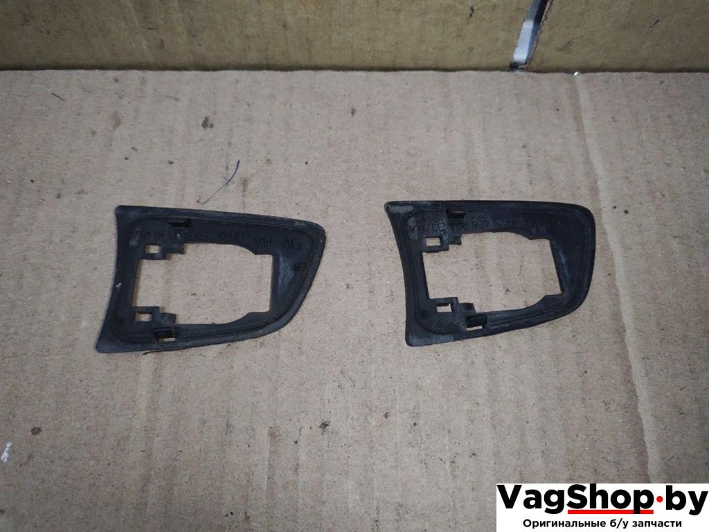 уплотнитель Volkswagen Sharan 2 поколение 2011, 2.0 л., TDi, CFF, дизель, МКПП, черный, минивэн, передний привод, 1K8837087B - фото №1