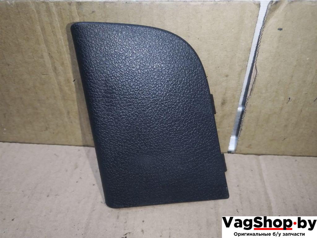 обшивка крышки багажника Volkswagen Golf Plus 2 поколение 2010, 1.6 л., TDi, CAY, дизель, АКПП, красный, хетчбэк 5 дв., передний привод, 5M0867658 - фото №1