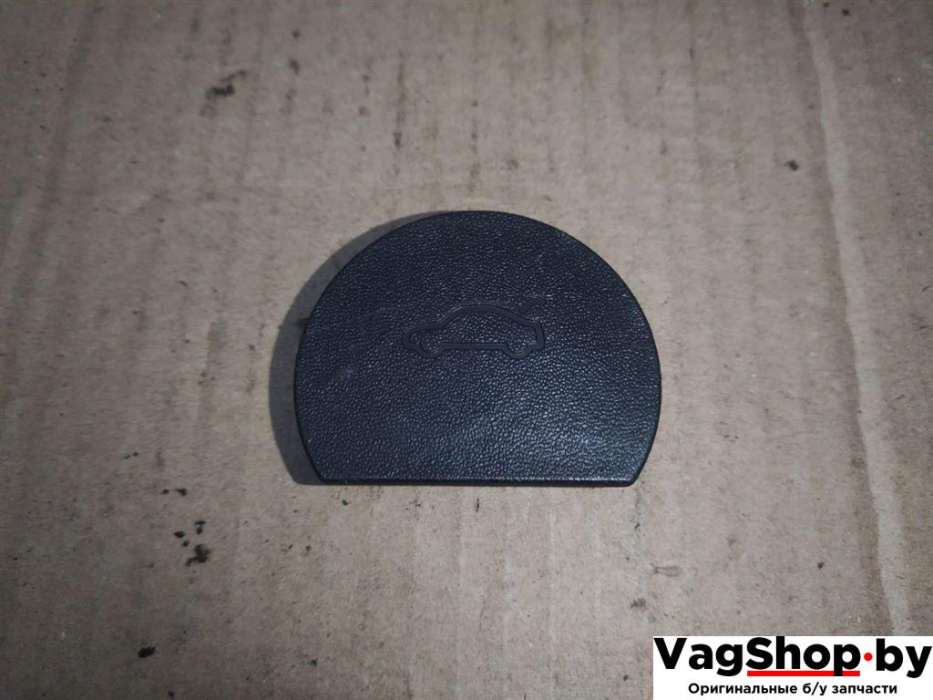 обшивка крышки багажника Volkswagen Golf Plus 2 поколение 2010, 1.6 л., TDi, CAY, дизель, АКПП, красный, хетчбэк 5 дв., передний привод, 1K6867747 - фото №1