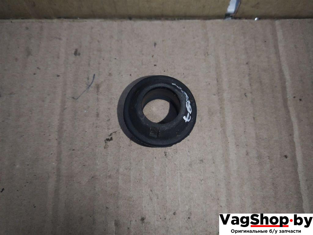 уплотнитель Volkswagen Golf Plus 2 поколение 2010, 1.6 л., TDi, CAY, дизель, АКПП, красный, хетчбэк 5 дв., передний привод, 6Q6955758A - фото №1