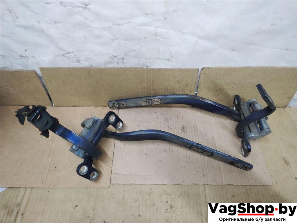 петля крышки багажника Volkswagen Touareg 1 поколение 2006, 2.5 л., TDi, BAC, дизель, АКПП, синий, внедорожник 5 дв., полный привод, 7L6827302C, 7L6827301E - фото №1