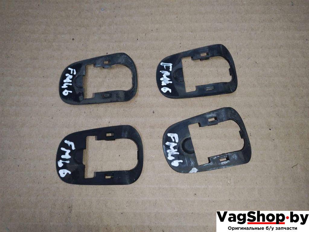 уплотнитель Volkswagen Touareg 1 поколение 2006, 2.5 л., TDi, BAC, дизель, АКПП, синий, внедорожник 5 дв., полный привод, 7L0837209 - фото №1