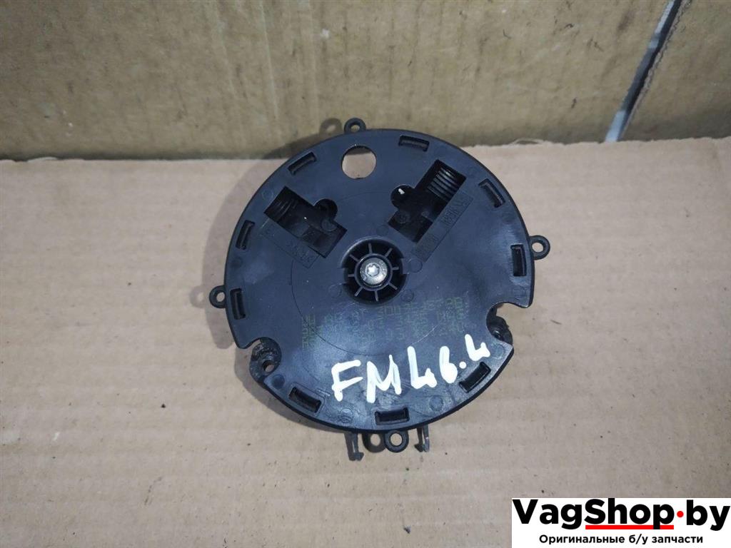 электромоторчик зеркала наружнего Volkswagen Touareg 1 поколение 2006, 2.5 л., TDi, BAC, дизель, АКПП, синий, внедорожник 5 дв., полный привод, 3D0959578B - фото №1