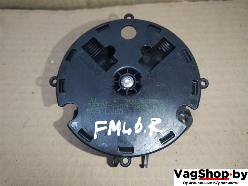 электромоторчик зеркала наружнего Volkswagen Touareg 1 поколение 2006, 2.5 л., TDi, BAC, дизель, АКПП, синий, внедорожник 5 дв., полный привод, 3D0959578B - фото №1