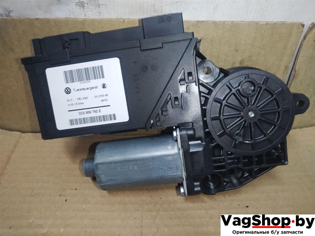 моторчик стеклоподъемника передний левый Volkswagen Touareg 1 поколение 2006, 2.5 л., TDi, BAC, дизель, АКПП, синий, внедорожник 5 дв., полный привод, 3D2959792E, 7L0959702K - фото №1