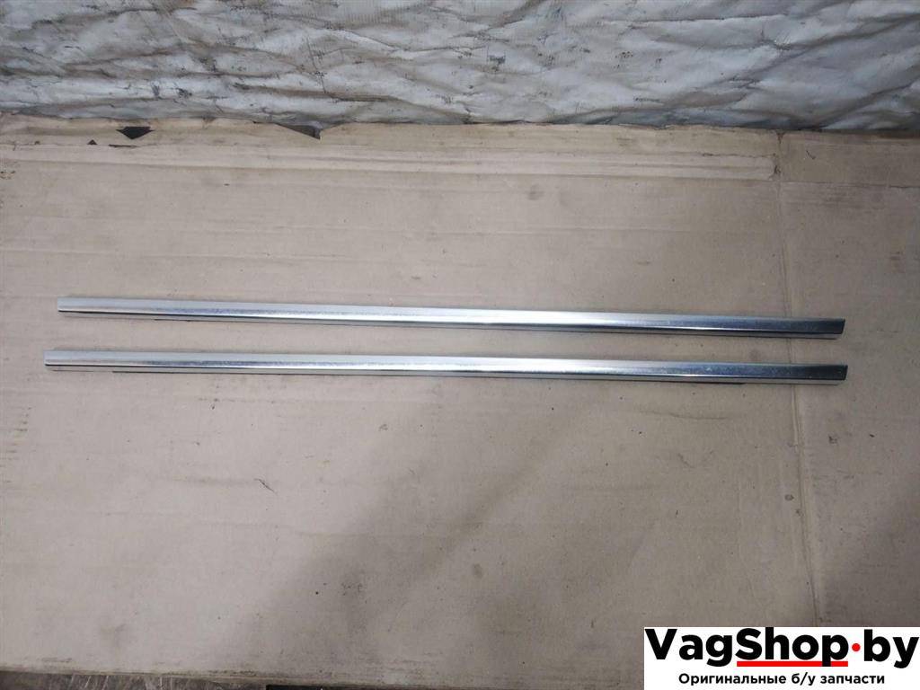 уплотнитель Volkswagen Touareg 1 поколение 2006, 2.5 л., TDi, BAC, дизель, АКПП, синий, внедорожник 5 дв., полный привод - фото №1