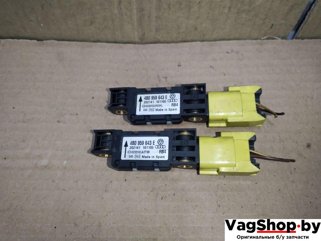 датчик удара Volkswagen Touareg 1 поколение 2006, 2.5 л., TDi, BAC, дизель, АКПП, синий, внедорожник 5 дв., полный привод, 4B0959643E - фото №1