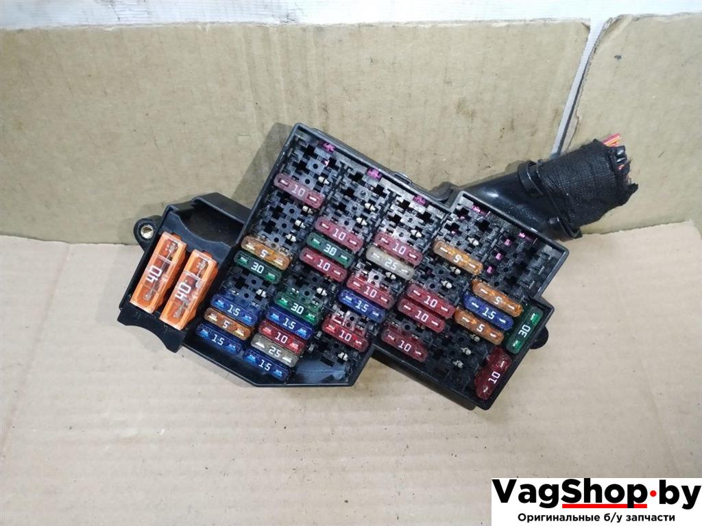 блок предохранителей Volkswagen Touareg 1 поколение 2006, 2.5 л., TDi, BAC, дизель, АКПП, синий, внедорожник 5 дв., полный привод, 7L0941824A, 7L0941828A - фото №1
