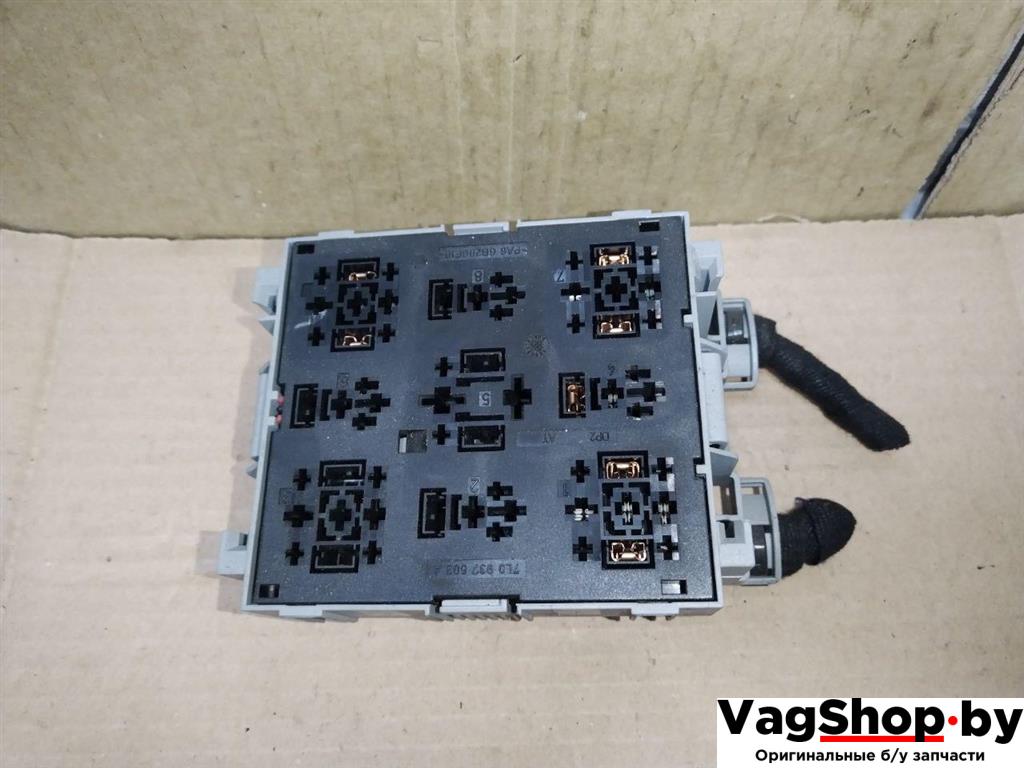 блок реле Volkswagen Touareg 1 поколение 2006, 2.5 л., TDi, BAC, дизель, АКПП, синий, внедорожник 5 дв., полный привод, 7L0937503A - фото №1