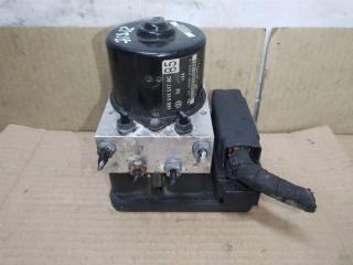 блок ABS Volkswagen Touran 1 поколение [рестайлинг] 2009, 2.0 л., TDi, BMN, дизель, МКПП, черный, минивэн, передний привод, 1K0614517AC