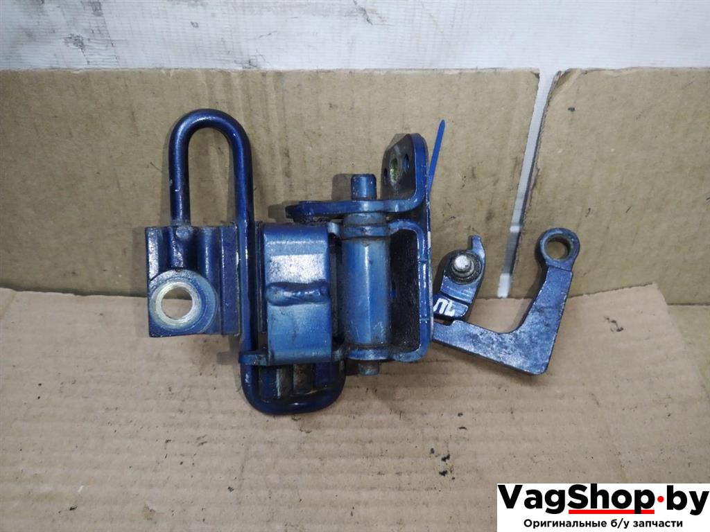 петля двери Volkswagen Touareg 1 поколение 2006, 2.5 л., TDi, BAC, дизель, АКПП, синий, внедорожник 5 дв., полный привод, 7L0831411, 7L0831401A - фото №1