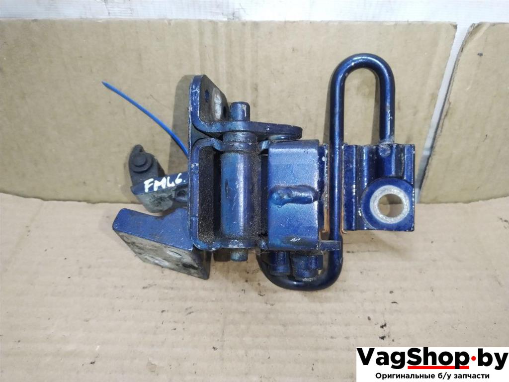 петля двери Volkswagen Touareg 1 поколение 2006, 2.5 л., TDi, BAC, дизель, АКПП, синий, внедорожник 5 дв., полный привод, 7L0833412, 7L0833402 - фото №1