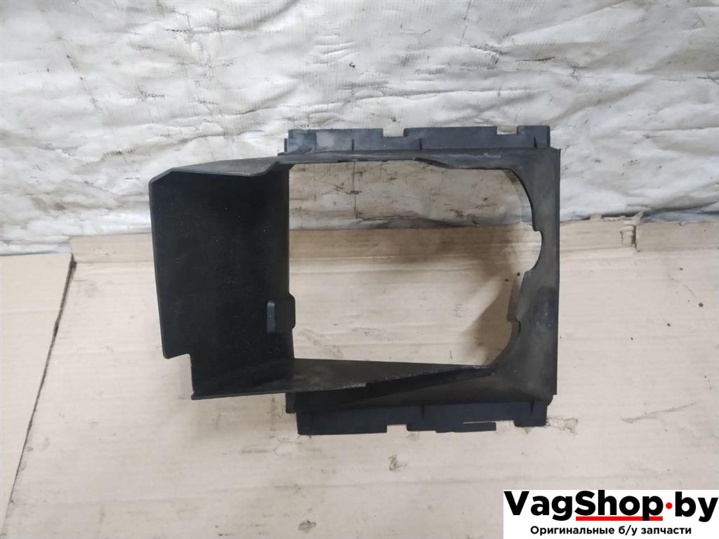 воздуховод интеркулера Volkswagen Touareg 1 поколение 2006, 2.5 л., TDi, BAC, дизель, АКПП, синий, внедорожник 5 дв., полный привод, 7L6117335A - фото №1