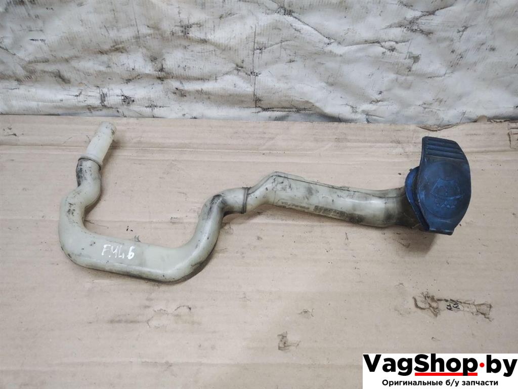 горловина бачка омывателя Volkswagen Touareg 1 поколение 2006, 2.5 л., TDi, BAC, дизель, АКПП, синий, внедорожник 5 дв., полный привод, 8D0955455, 7L6955463B - фото №1