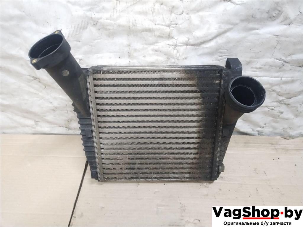 интеркулер Volkswagen Touareg 1 поколение 2006, 2.5 л., TDi, BAC, дизель, АКПП, синий, внедорожник 5 дв., полный привод, 7L0145803A - фото №1
