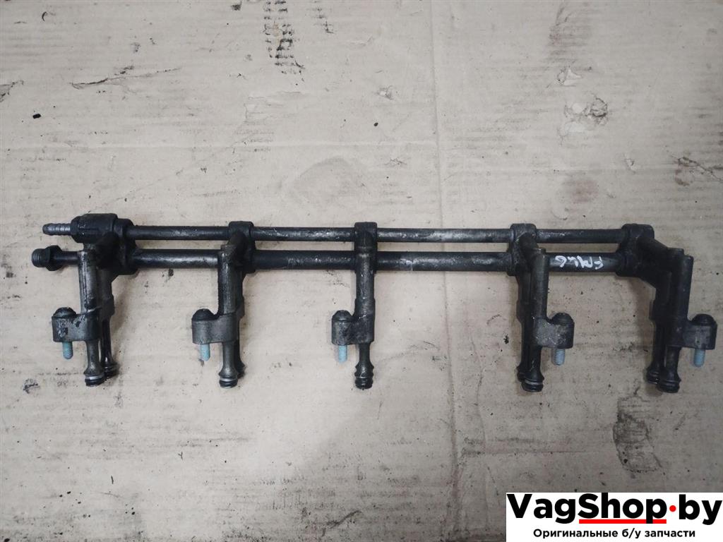 топливная рампа Volkswagen Touareg 1 поколение 2006, 2.5 л., TDi, BAC, дизель, АКПП, синий, внедорожник 5 дв., полный привод, 070133317C - фото №1