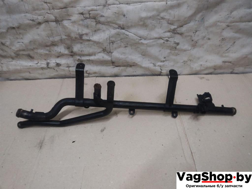 трубка охлаждающей жидкости Volkswagen Touareg 1 поколение 2006, 2.5 л., TDi, BAC, дизель, АКПП, синий, внедорожник 5 дв., полный привод, 7L6121065C - фото №1